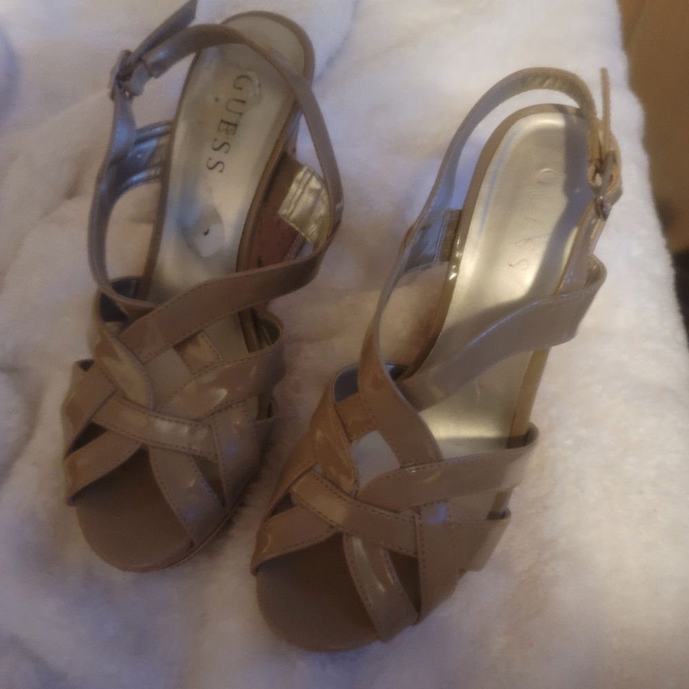 Guess wedges